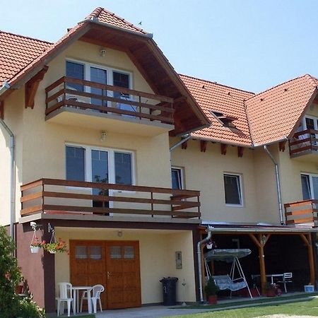 Lala Apartmanok Balatonboglár المظهر الخارجي الصورة