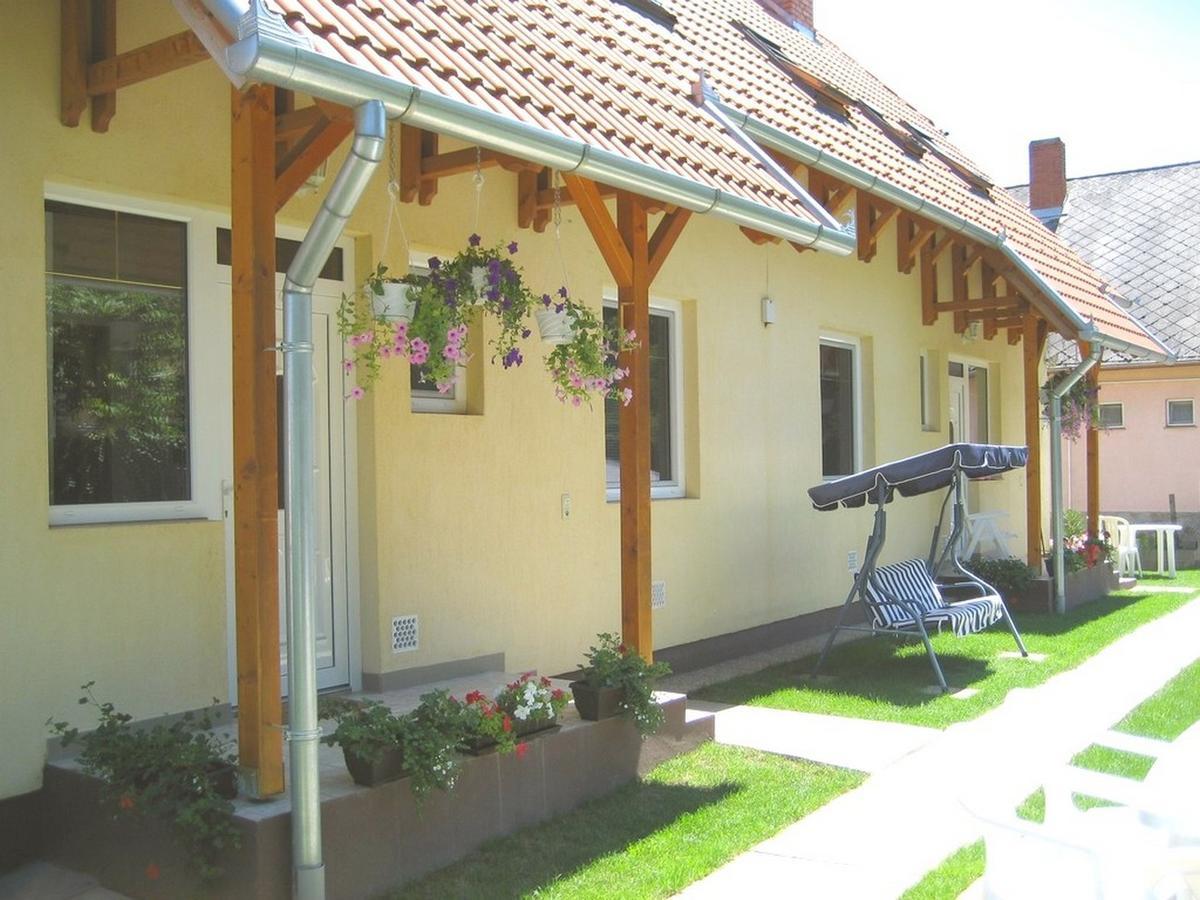 Lala Apartmanok Balatonboglár المظهر الخارجي الصورة